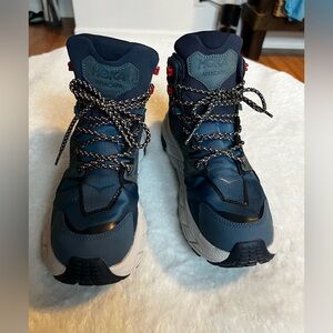 Hoka Anacapa Navy and Gray Boots